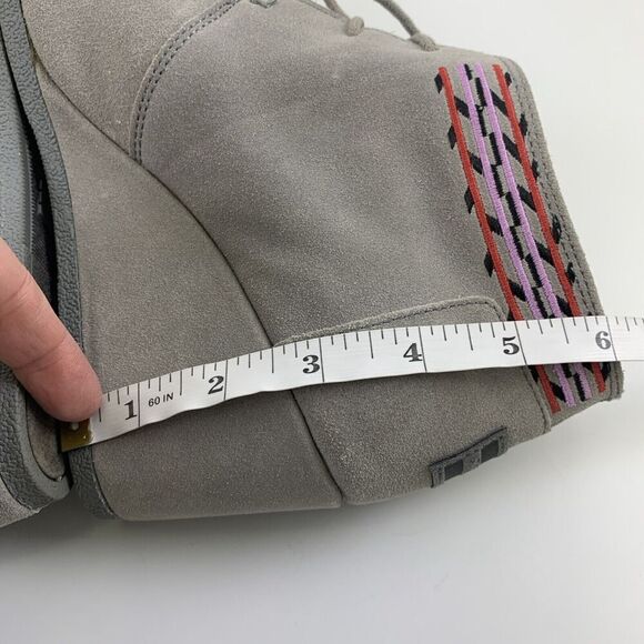 Toms Suede Desert Wedge Bootie Gray Lace Up Multi Embroidered Aztec Womens 8.5 - Picture 10 of 12